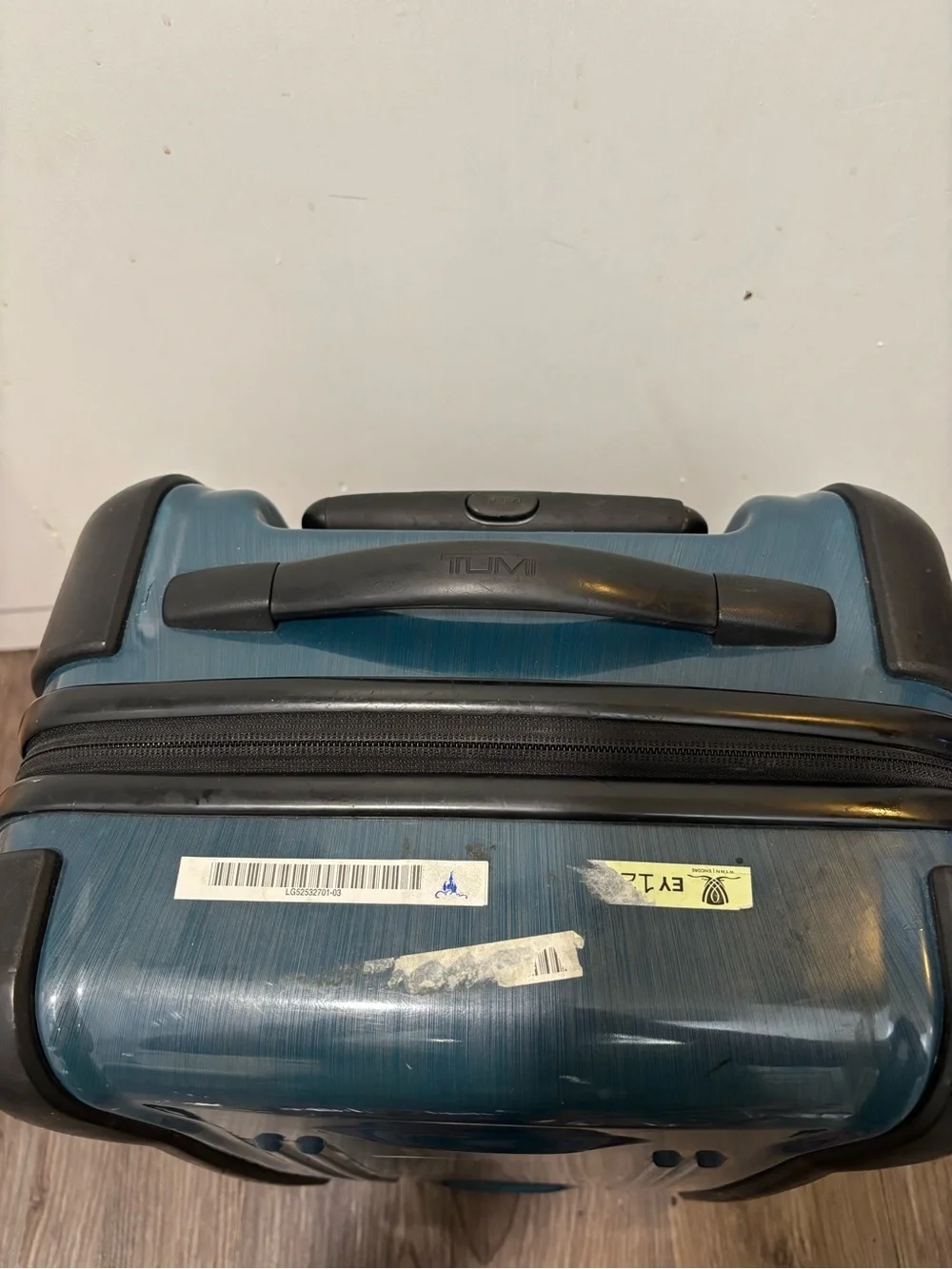 Tumi Vapor 21 in Continental Carry-On Hardcase Spinner Luggage Dark Teal *AS IS*